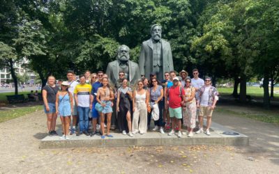 What is an ideal Berlin itinerary with a free walking tour?